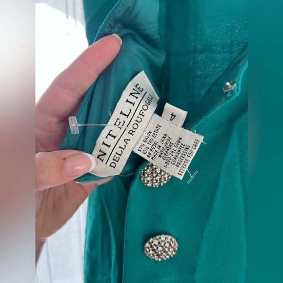 Green gorgeous evening dress - Picture 2 of 6